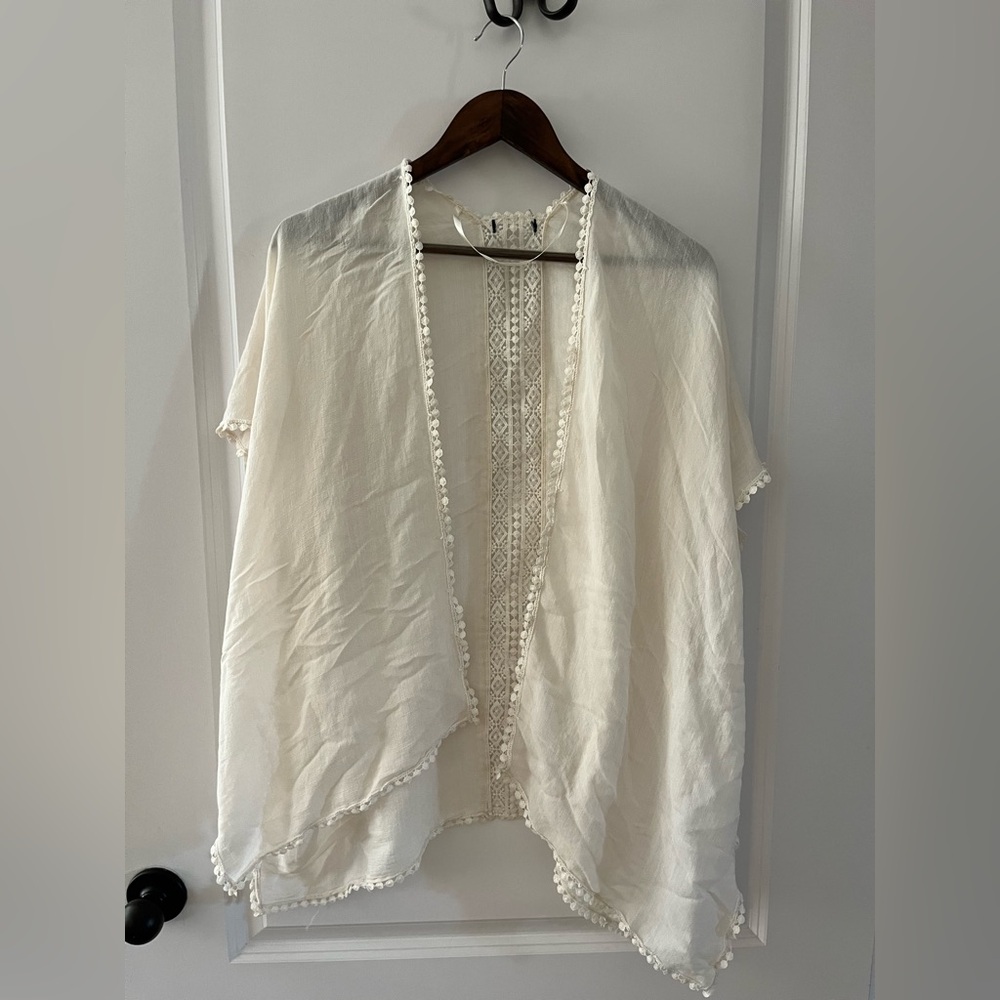 Steve Madden Cream Lace Accent Women's beach coverup